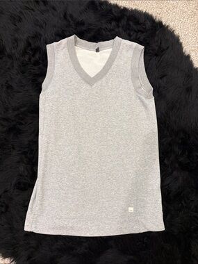 Vuori Sleeveless V-Neck dress in Light Gray
